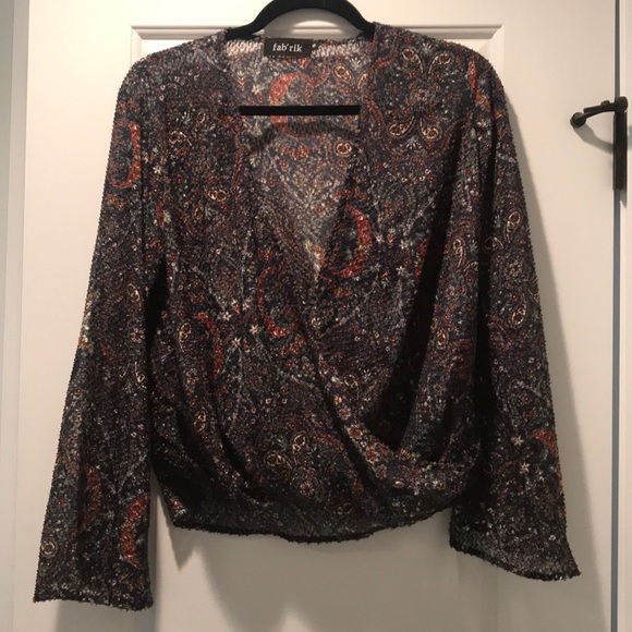 Paisley Print Bell Sleeve Top - Fabrik - Picture 1 of 1